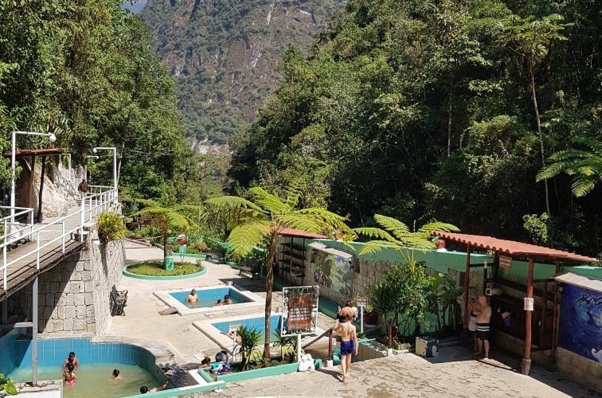 Aguas termales en Baños - relajación en plena naturaleza