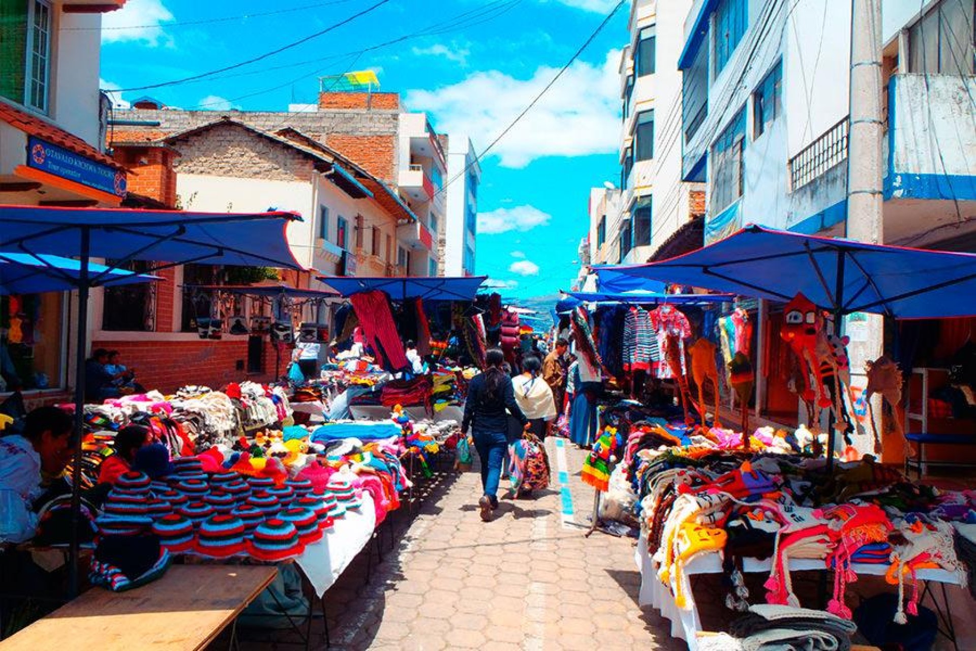 Mercado de Otavalo: Compras con alma en Ecuador