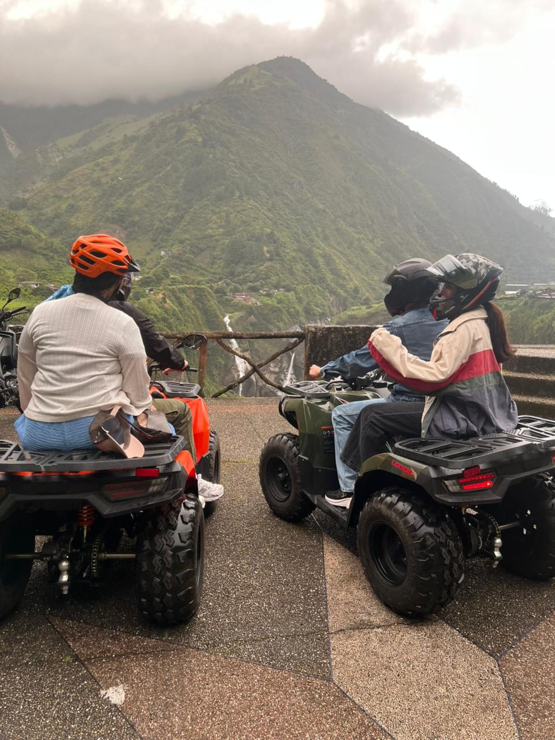Día completo en cuatrimoto en Baños de Agua Santa
